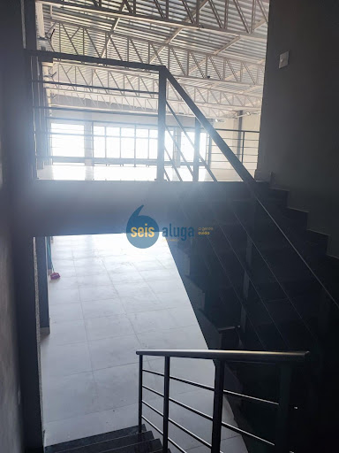 Salão Comercial para Locação em Jardim Alphacenter, SBO