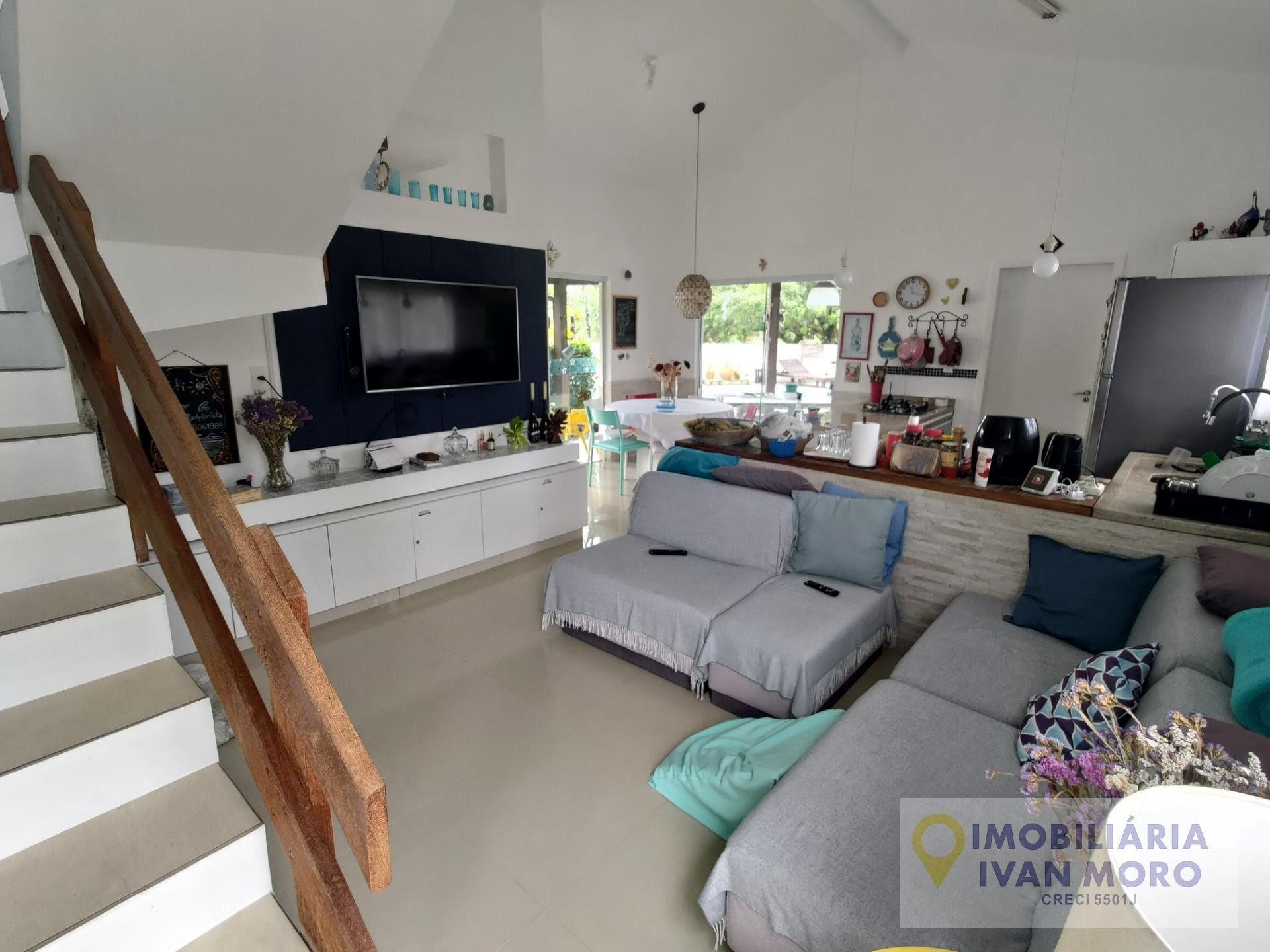 Casa à venda com 4 quartos, 3 suítes, 2 vagas e 230m² no Daniela, Florianópolis (SC) — foto 13 de 30