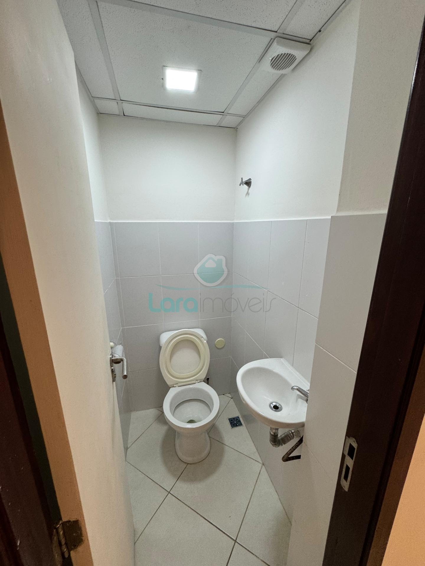 Comercial para alugar com 1 banheiro, 1 vaga e 30m² no Imbetiba, Macaé (RJ) — foto 3 de 5
