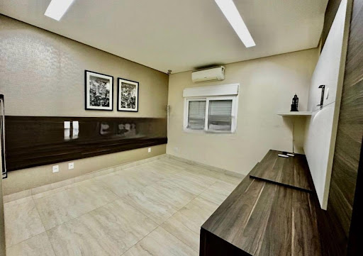 Casa 1 suíte e 2 quartos