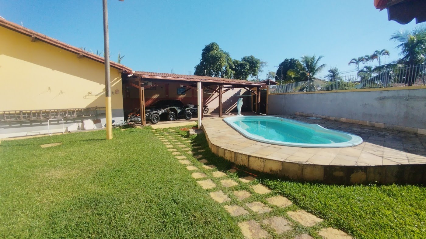 Casa à venda com 4 quartos, 2 suítes, 5 vagas e 1004m² no Extensão do Bosque, Rio das Ostras (RJ) — foto 7 de 8