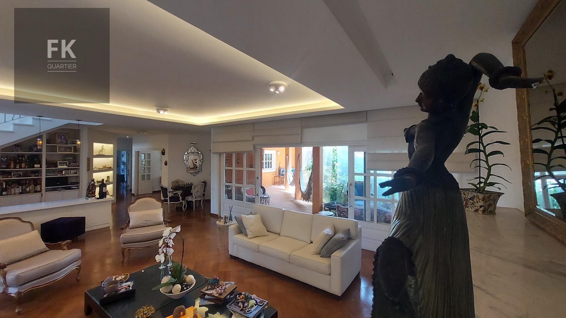 Casa à venda com 4 quartos, 4 suítes, 6 vagas e 700m² no Residencial Tambore, Barueri (SP) — foto 4 de 30