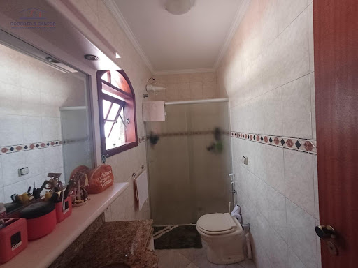 banheiro da suite dos fundos
