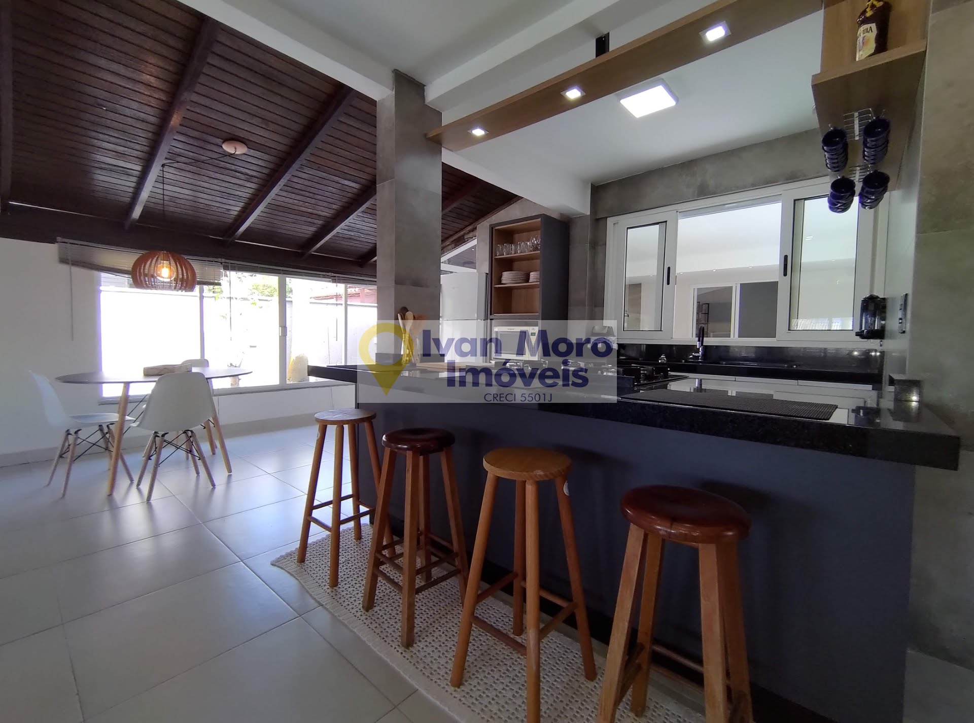 Casa para alugar com 4 quartos, 1 suíte, 4 vagas e 250m² no Daniela, Florianópolis (SC) — foto 20 de 30
