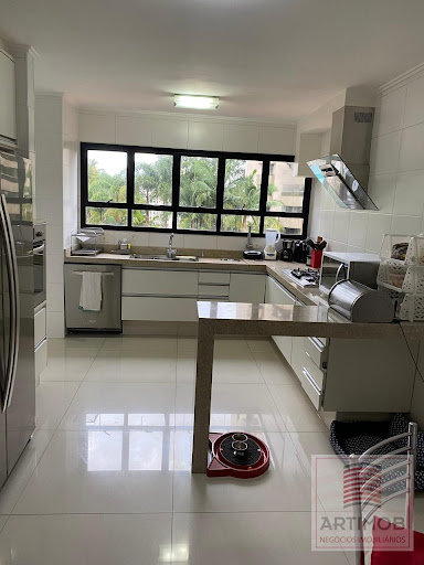 Venda de Apartamento 4 Dormitórios em Vila Suzana - SP
