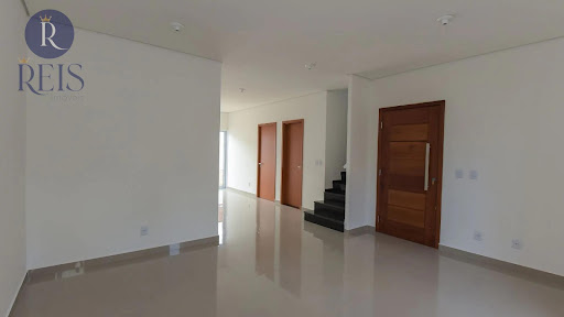 Casa Nova em Condomínio 3 Suítes e Espaço para sua Família