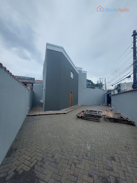 Casas com 2 suítes no Jardim Amazonas em Itaquaquecetuba