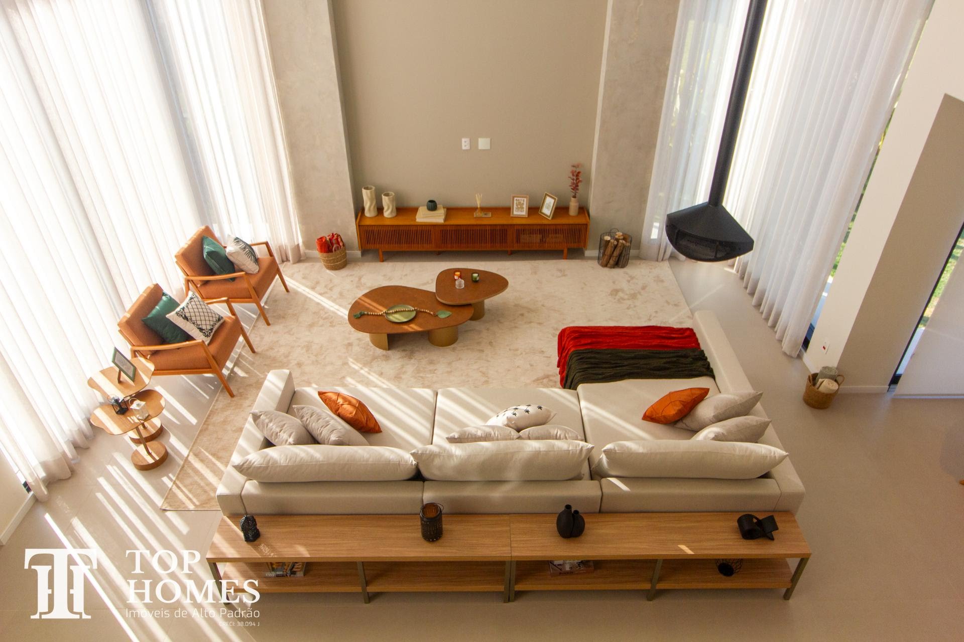 Casa de alto padrão à venda no condomínio Portal Japy Golf Club em Cabreúva SP