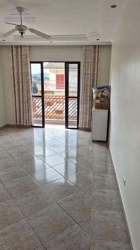 Porta balcão na sala e sacada