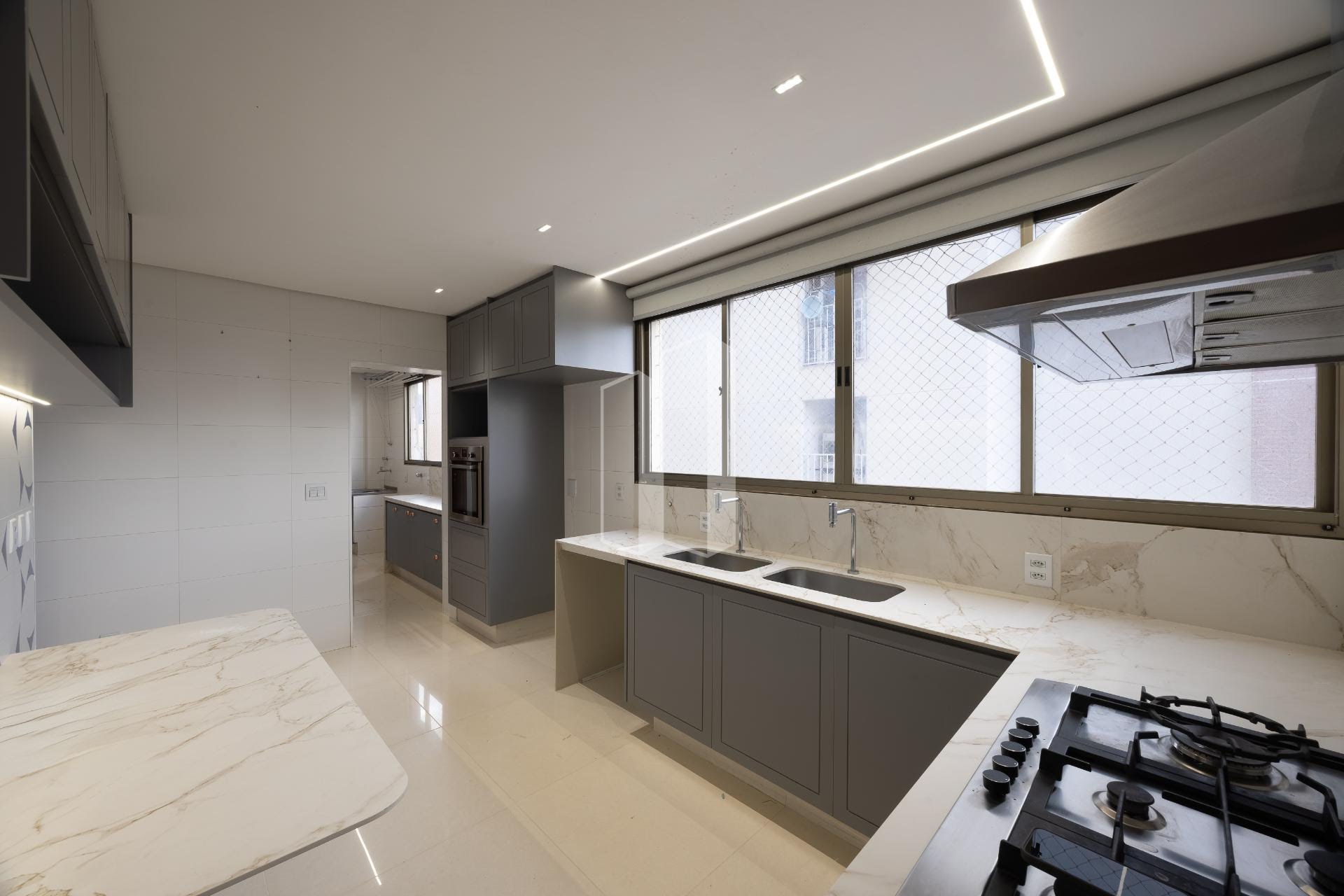 Apartamento, 4 quartos, 238 m² - Foto 1