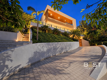 Casa com 5 suítes e piscina no Vale dos Cristais
