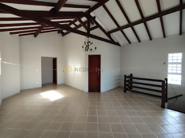 Sobrado amplo em Santa Amália - Cuiabá: 4 quartos, 2 suítes, 260M² por R$480K para venda