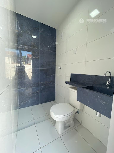 a3c6e0b9-f0ff-4b6a-b529-62a8285bda1e.jpg