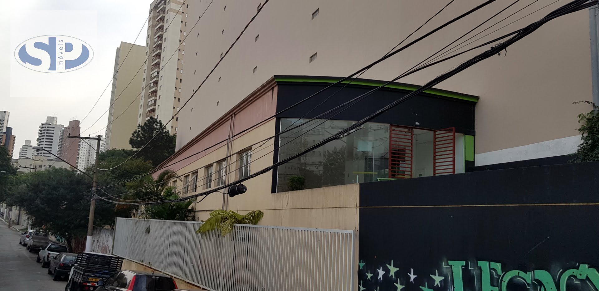 Fachada do imóvel (Vista da esquina) 