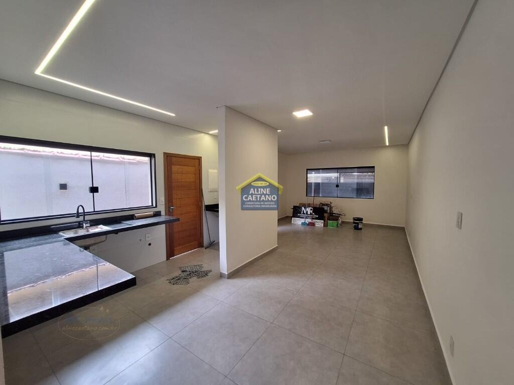 Casa à venda com 2 quartos, 2 suítes, 2 vagas e 140m² no Vila Tupi, Praia Grande (SP) — foto 2 de 18