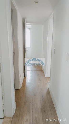 Descubra o seu novo lar no encantador Morro dos Ingleses, em São Paulo! Este espaçoso apartamento de 120m² oferece um ambiente perfeito para famílias que buscam conforto e praticidade. Com 3 dormitóri