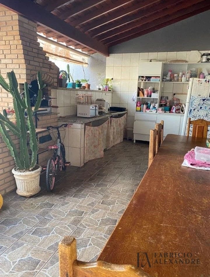 Casa à venda com 3 quartos, 1 suíte, 4 vagas e 250m² no Jardim Tarraf II, São José do Rio Preto (SP) — foto 4 de 17
