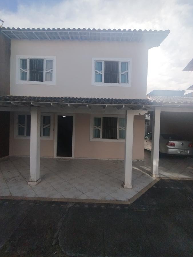 Casa à venda com 3 quartos, 1 suíte, 2 vagas e 130m² no Jardim Mariléa, Rio das Ostras (RJ) — foto 2 de 8