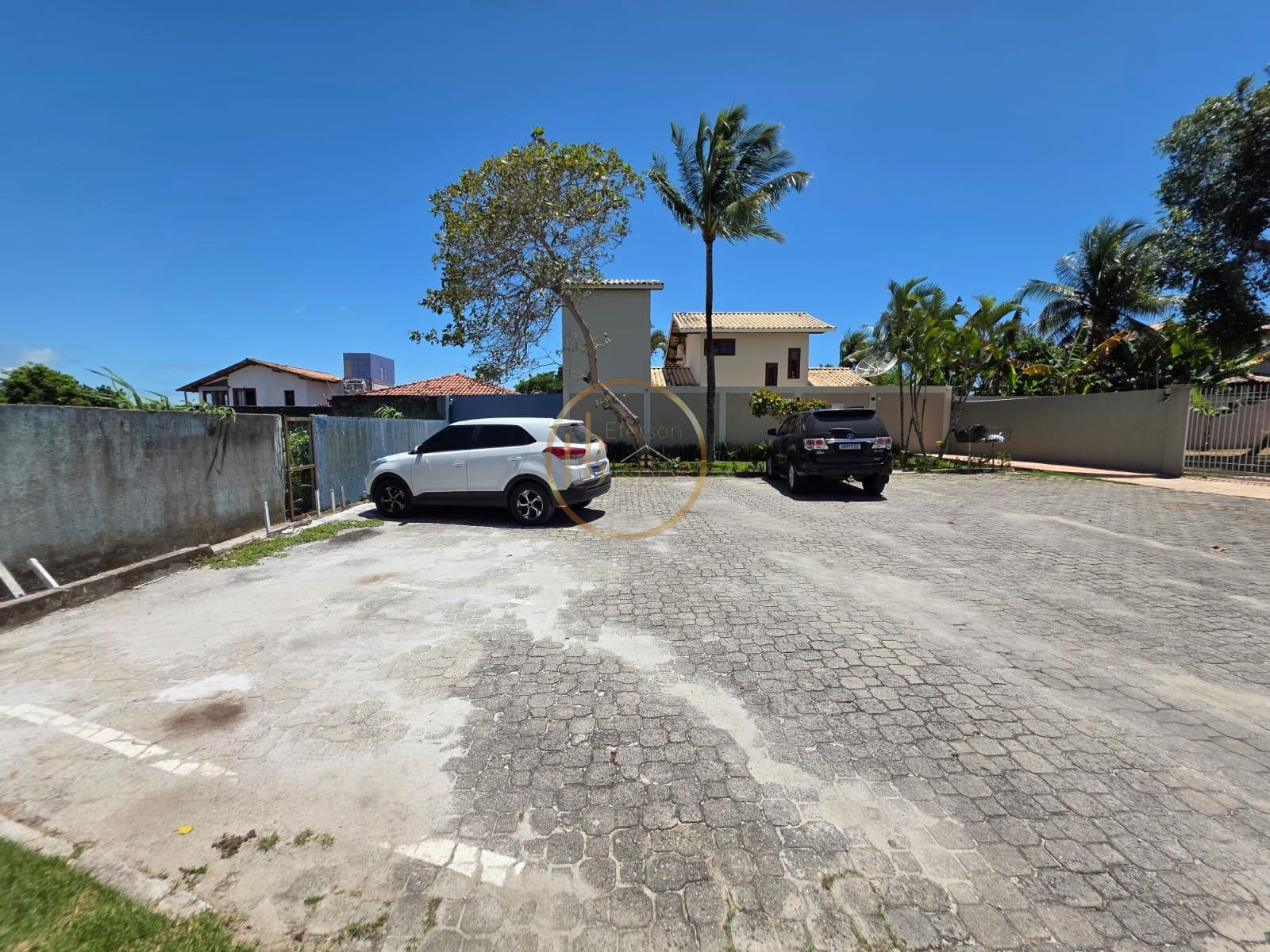 Terreno à venda com 600m² de terreno no Village II, Porto Seguro — foto principal