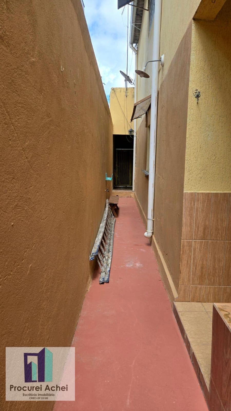 Casa à venda com 6 quartos, 2 suítes, 3 vagas e 270m² no Setor Tradicional Planaltina Df, Planaltina (DF) — foto 12 de 13