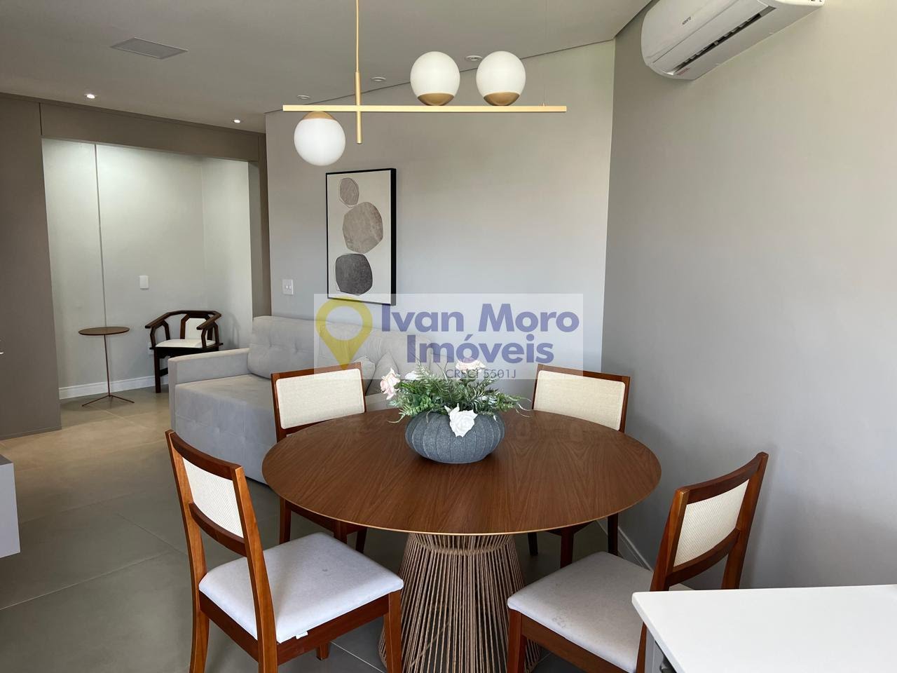 Apartamento à venda com 2 quartos, 2 banheiros, 1 vaga e 70m² no Jurerê, Florianópolis — foto principal