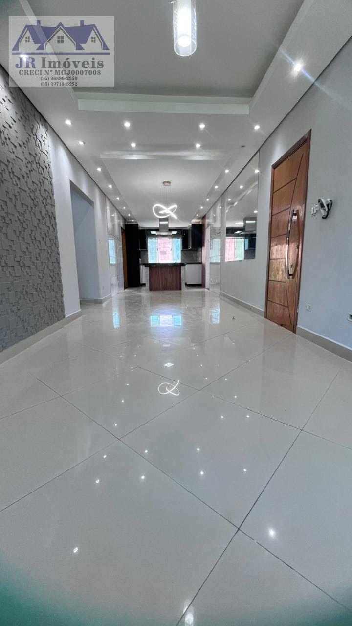 Casa à venda com 4 quartos, 2 banheiros, 1 vaga e 294m² no Centro, Piranguinho (MG) — foto 5 de 21