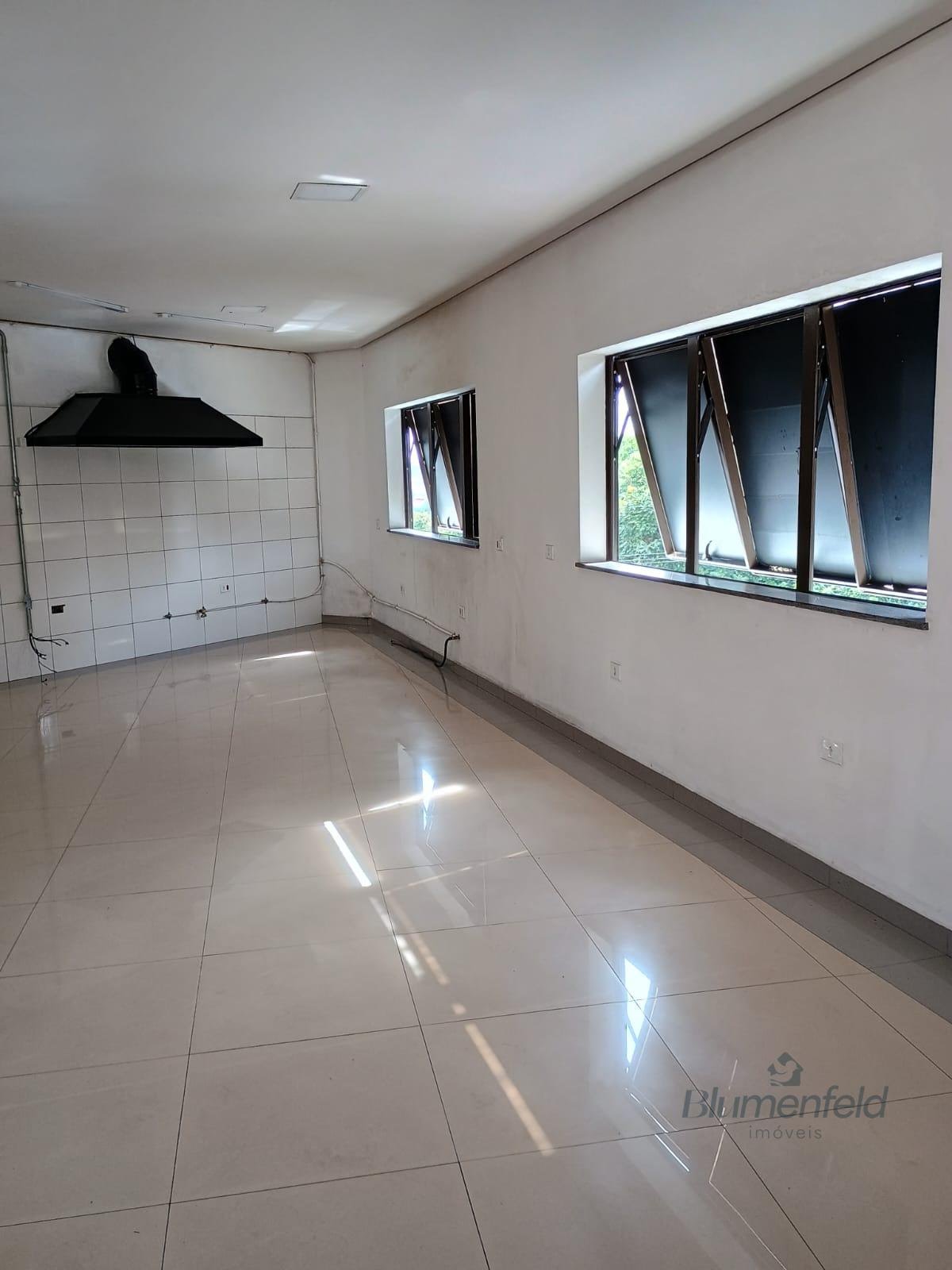 Comercial para alugar com 5 banheiros e 300m² no Centro, Arujá (SP) — foto 20 de 30