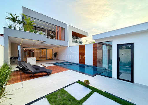 Fachada da casa à venda no Rio Mar