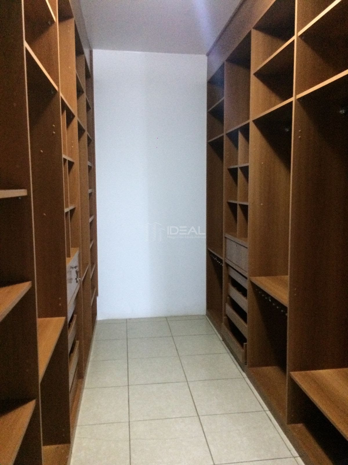 Casa à venda com 3 quartos, 1 suíte, 4 vagas e 360m² no Parque Joquei Club, Campos dos Goytacazes (RJ) — foto 10 de 25