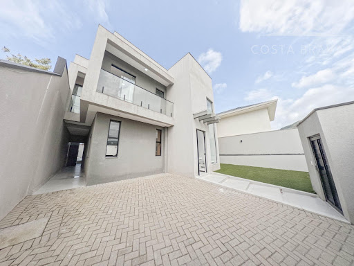 Casa Alto Padrão Bom Retiro: Conforto e Sofisticação 273m²