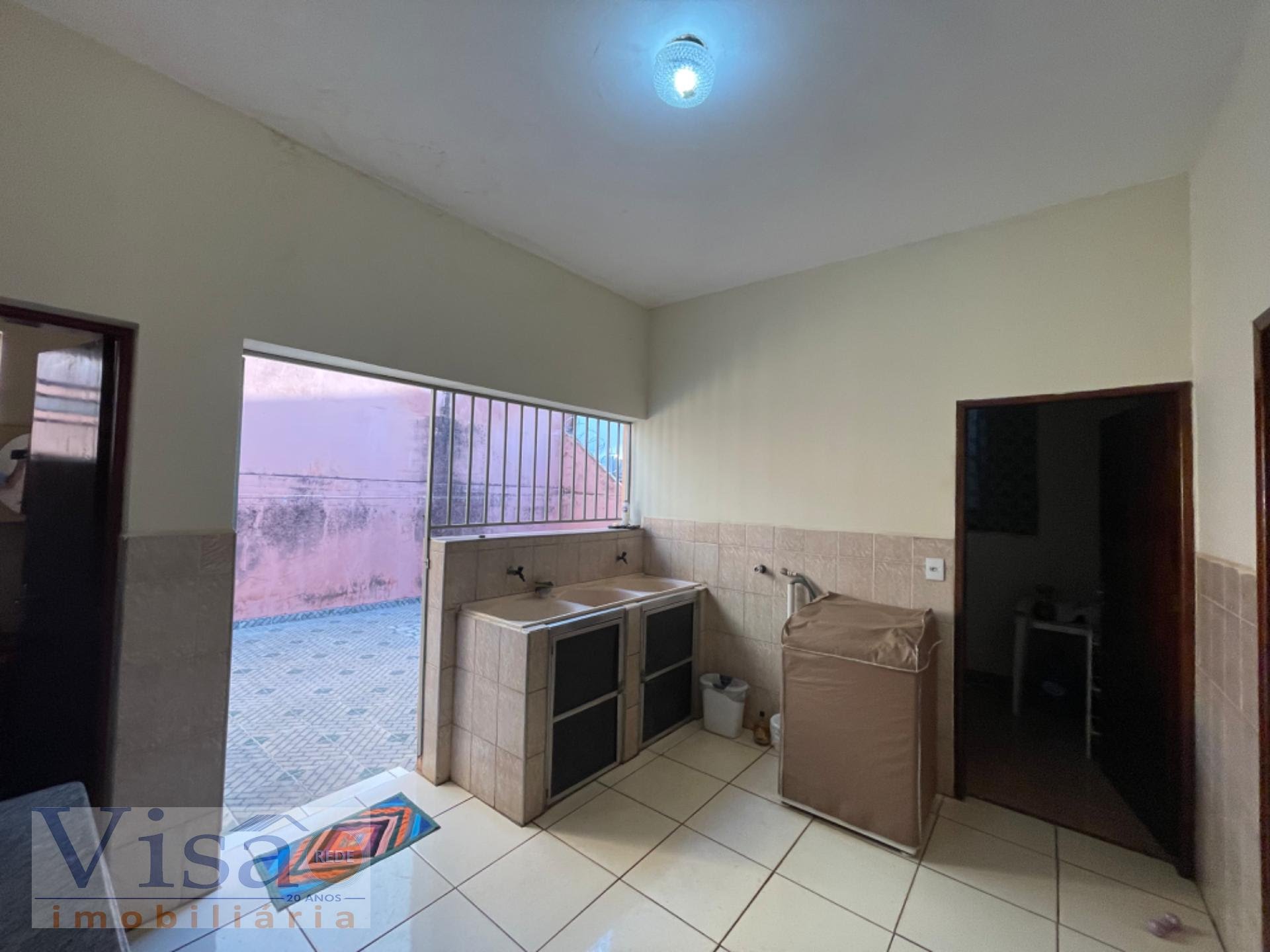 Casa à venda com 4 quartos, 2 suítes, 3 vagas e 200m² no Bairro Vila Mariana, Paracatu (MG) — foto 7 de 16