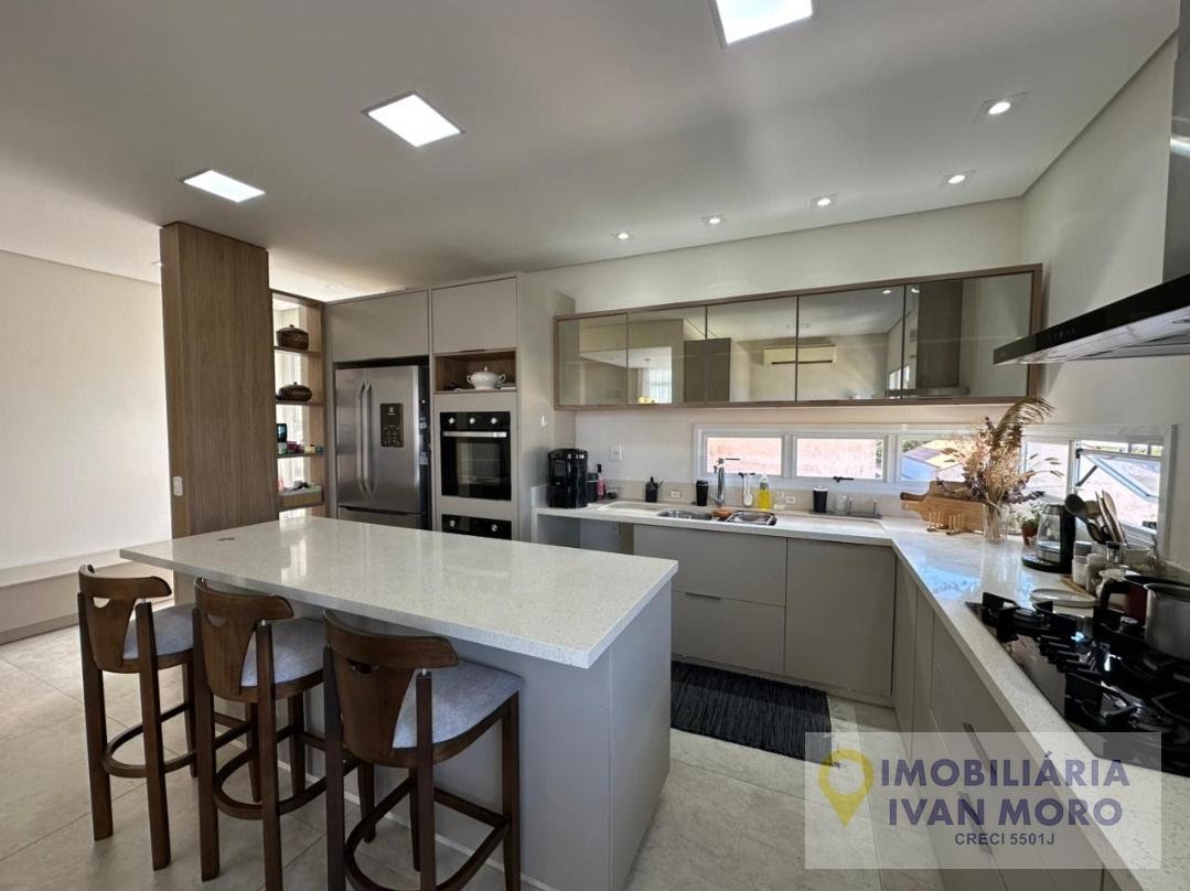 Casa à venda com 4 quartos, 4 suítes, 3 vagas e 567m² no João Paulo, Florianópolis (SC) — foto 7 de 29