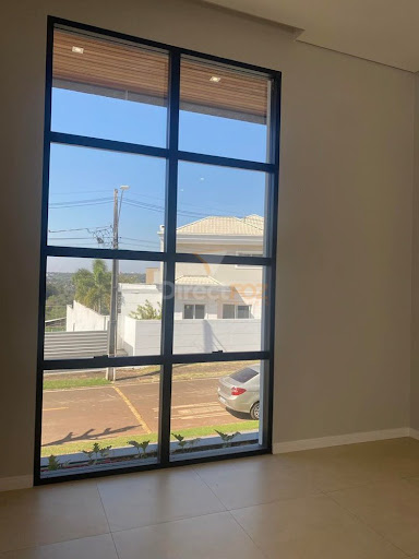 Casa térrea de esquina com amplo terreno no Condomínio Porto Madeiro em Foz do Iguaçu