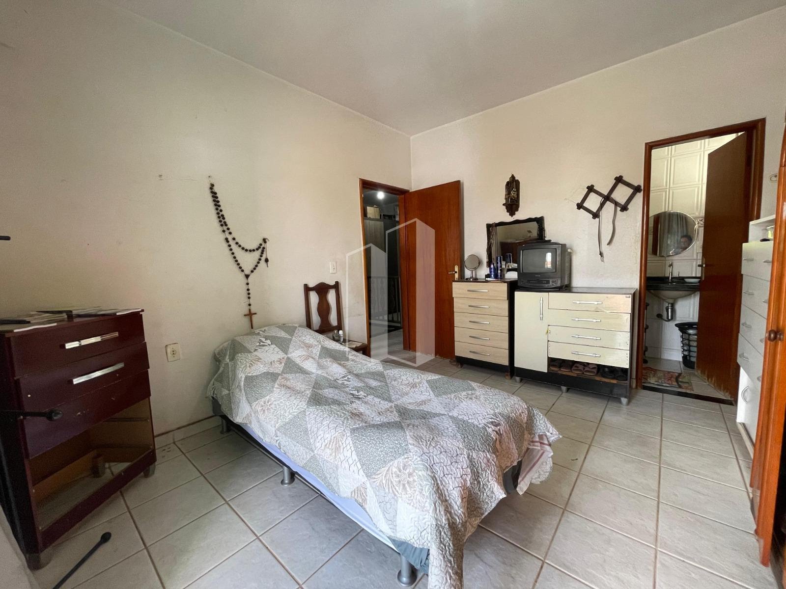 Casa à venda com 5 quartos, 2 suítes, 2 vagas e 180m² no Jardim Planalto, Goiânia (GO) — foto 10 de 21