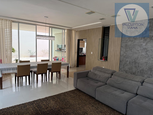 Casa à Venda no Derby Clube Sobral: 5 Suítes, 400m², R$2,2Mi