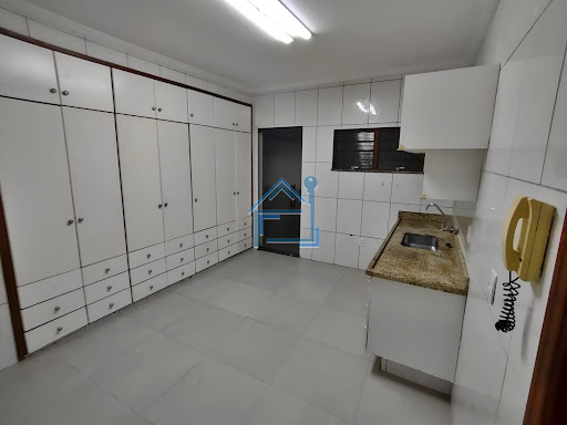 Casa sobrado com 4 suítes no Jd Santa Lucinda em Sorocaba/SP