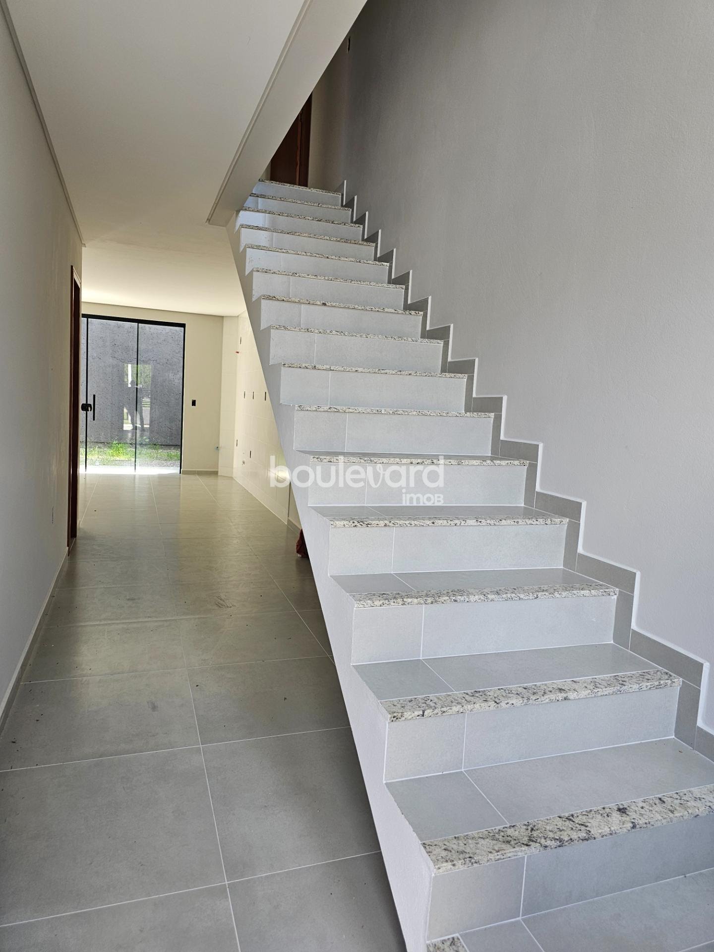 Casa à venda com 2 quartos, 2 suítes, 2 vagas e 110m² no Lisboa, São José (SC) — foto 2 de 9