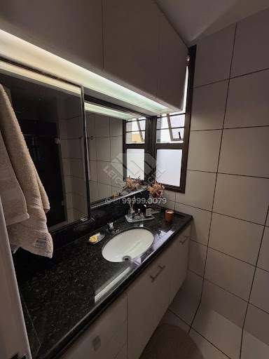 Compre Apartamento à venda com 135m² e 3 quartos em Casa Forte, Recife. Varanda integrada, 3 quartos (2 suítes), 2 vagas e lazer. Agende visita com Leicam Maciel.
