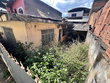 Casa antiga à  venda no bairro Nossa Senhora de Fátima 