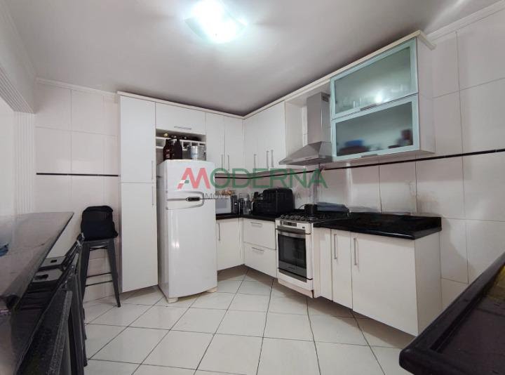 Casa à venda com 4 quartos, 1 suíte, 2 vagas e 208m² no Piraporinha, Diadema (SP) — foto 22 de 30