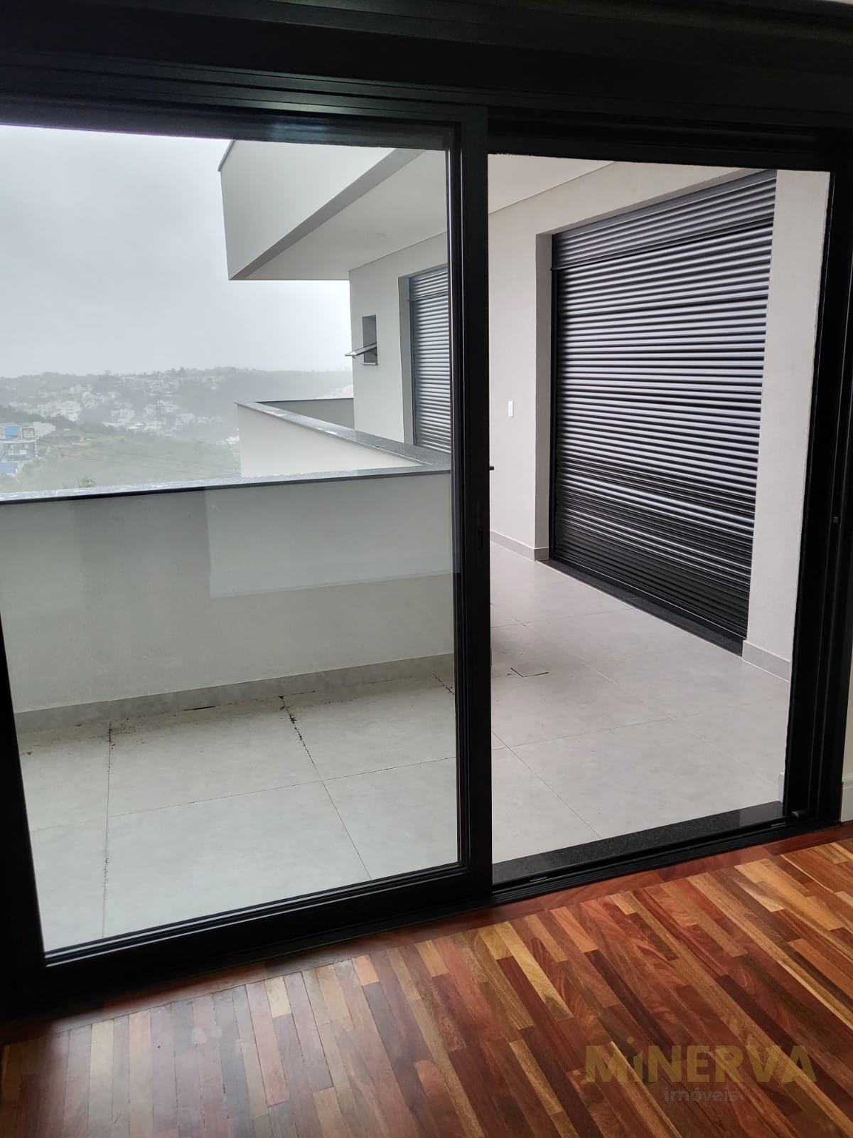 Casa à venda com 3 quartos, 3 suítes, 4 vagas e 355m² no Jardim Via Dutra, Arujá (SP) — foto 19 de 23