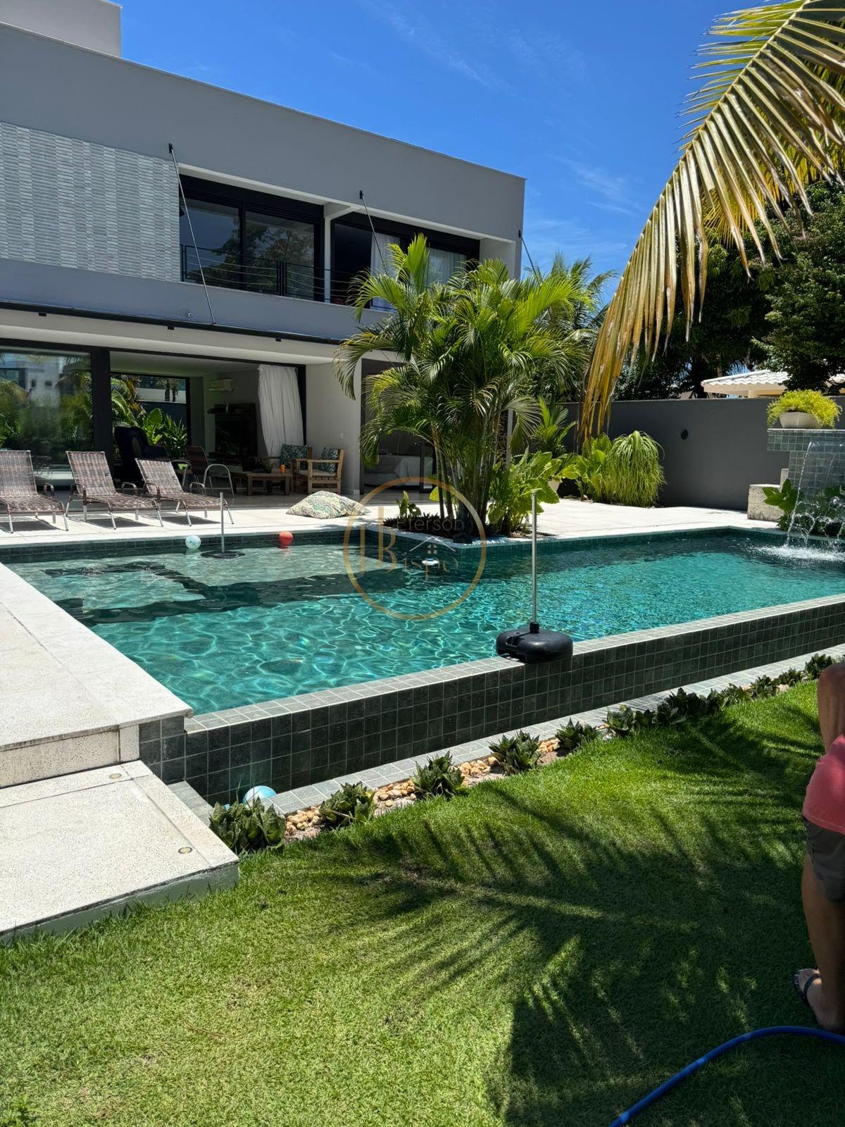 Casa à venda com 4 quartos, 5 banheiros, 5 vagas e 400m² no Outeiro D'gloria, Porto Seguro — foto principal