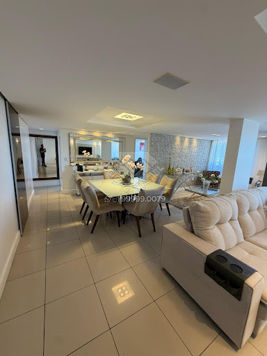 Compre Apartamento a bvenda no Edf. Quinta das Acácias com 152m², 3 quartos (2 suítes), móveis Dell Anno e 3 vagas cobertas. Agende visita com Leicam Maciel Imóveis.