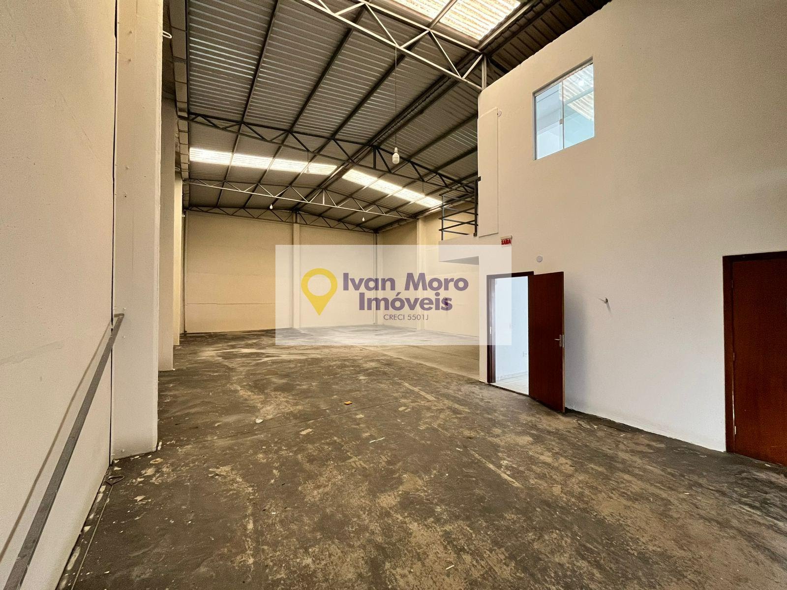 Comercial à venda com 1 banheiro, 3 vagas e 270m² no Sertão do Maruim, São José (SC) — foto 2 de 24