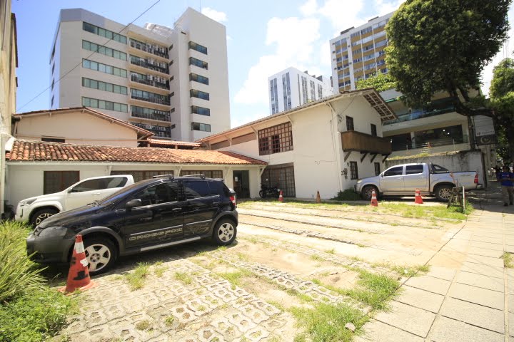 Casa com 12 vagas de garagem para venda em Recife