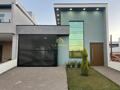  Casa à venda no Condomínio Villagio Wanel – Sorocaba/SP 135m² de área construída, 03 dormitórios, 01 com closet e 02 vagas de garagem.