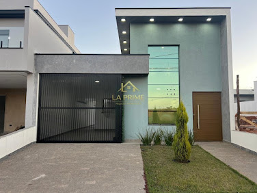  Casa à venda no Condomínio Villagio Wanel – Sorocaba/SP 135m² de área construída, 03 dormitórios, 01 com closet e 02 vagas de garagem.