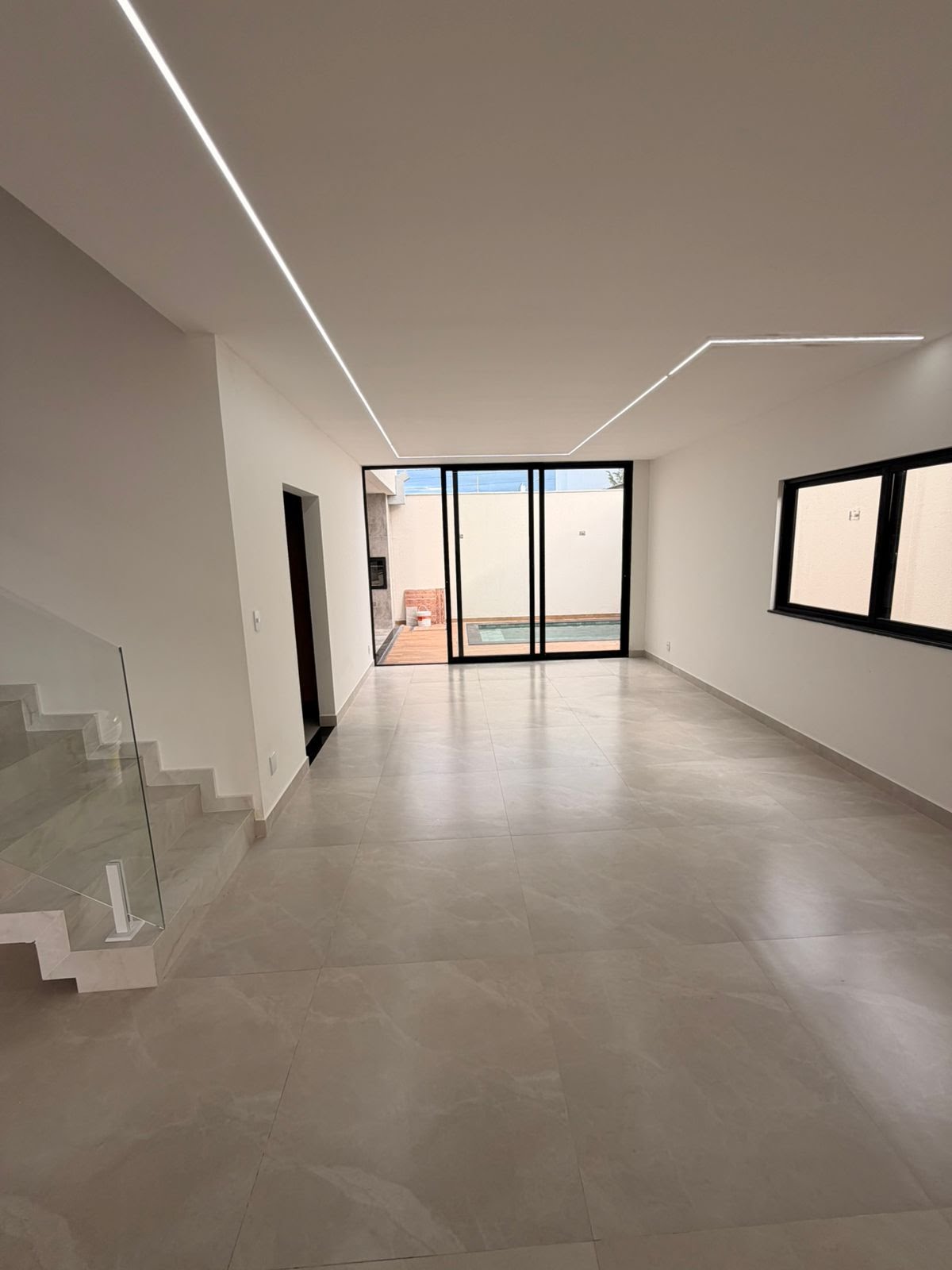 Casa à venda com 3 quartos, 1 suíte e 211m² no Nova Esperança, Feira de Santana (BA) — foto 2 de 30