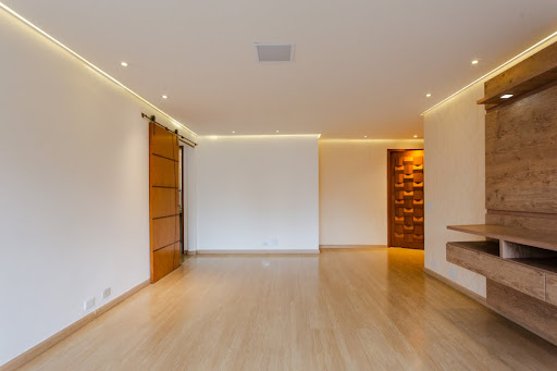 Apartamento à Venda Praça Irmãos Karmam, Sumaré/SP