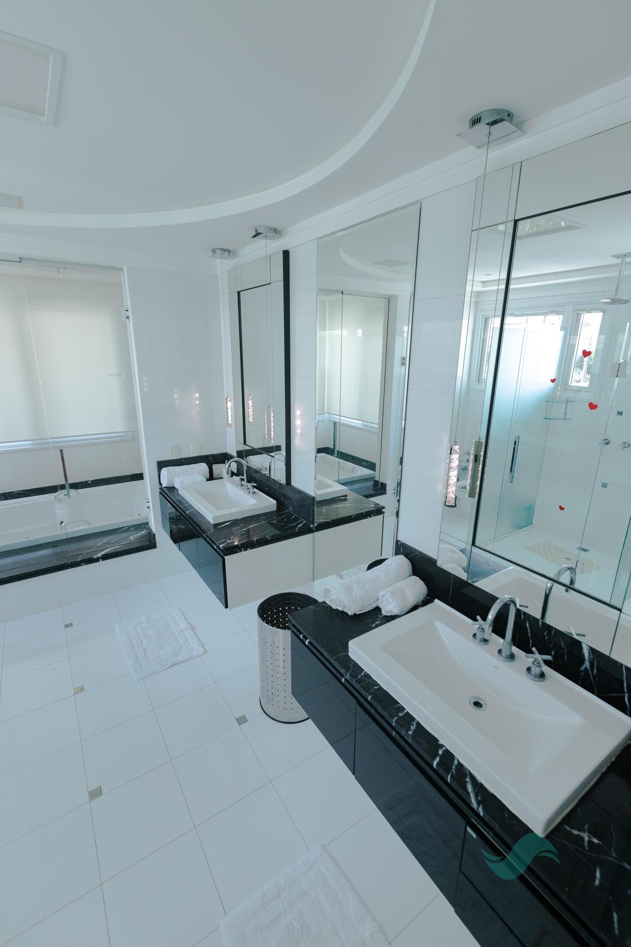 Casa à venda com 6 quartos, 5 suítes, 7 vagas e 600m² no Jurerê Internacional, Florianópolis (SC) — foto 7 de 30